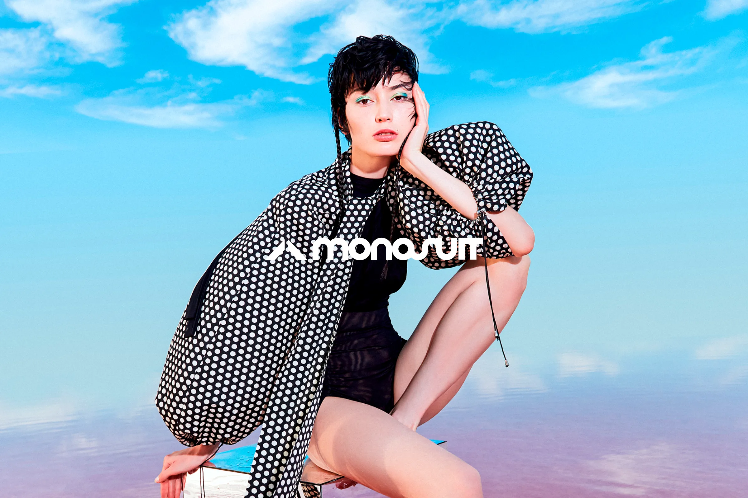 Обложка — MONOSUIT